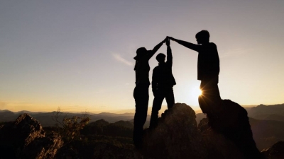 Building Resilience In Your Marketing Team: Creating Stability When Economic Signals Are Mixed